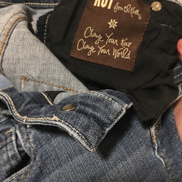 Kut from the Kloth shorts - Picture 7 of 7